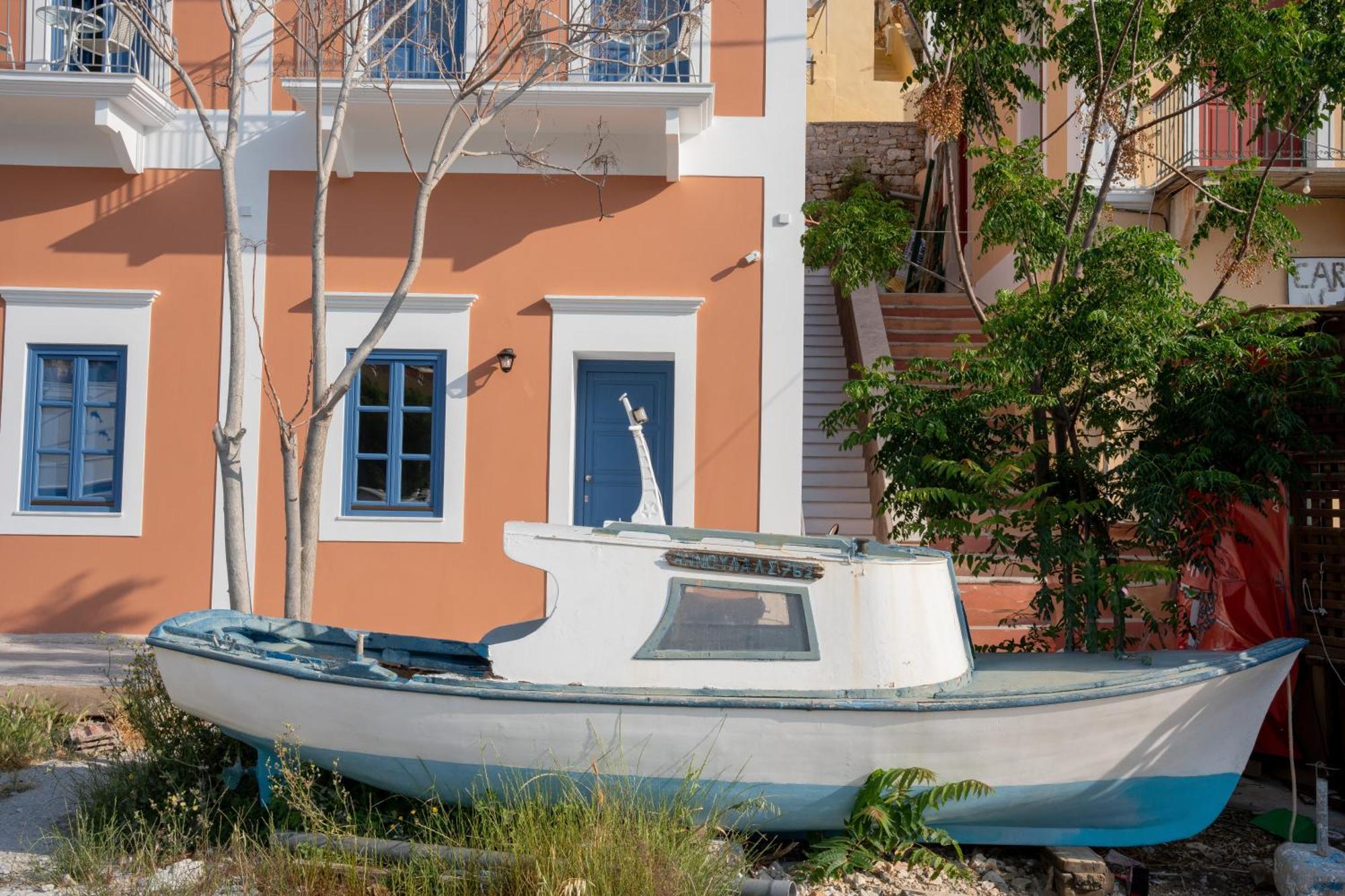 Porto Harani Seaside Apartments Сими Экстерьер фото
