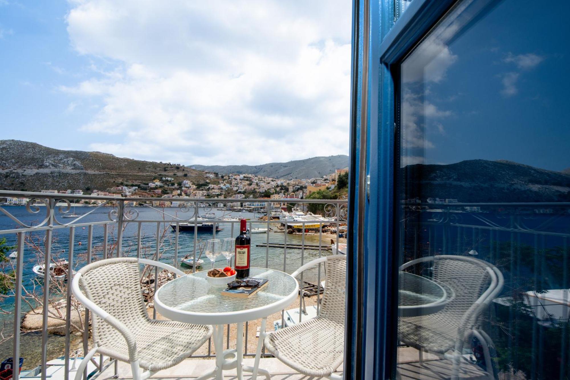 Porto Harani Seaside Apartments Сими Экстерьер фото